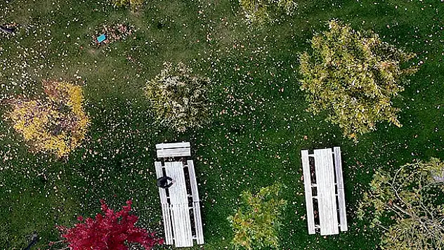 Konya'nın parkları sonbahar görüntüsüyle büyülüyor