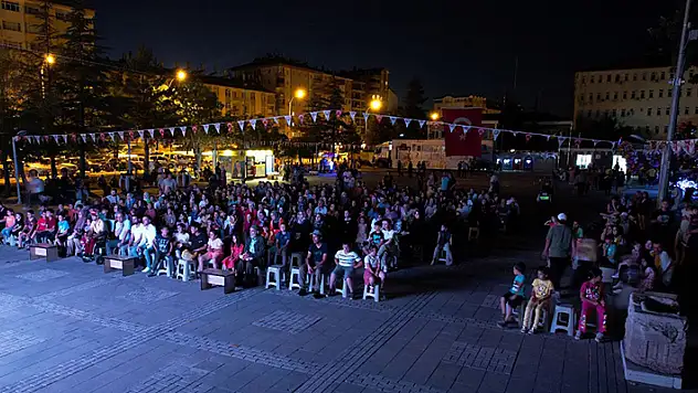 Konya'nın Seydişehir ilçesinde  açık havada film keyfi! 21 Temmuz'a kadar devam edecek
