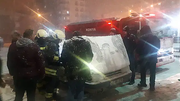 Konya'nın Seydişehir ilçesinde çalıştırılmaya çalışılan otomobil yandı
