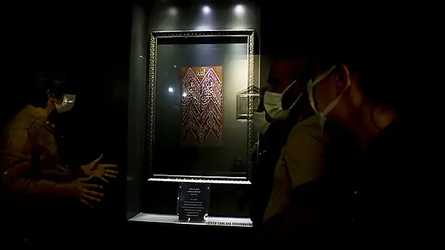 Konya'nın tarihi mahallesi Sille'de müzede sergilenen eserler ziyaretçilerin ilgisini çekiyor
