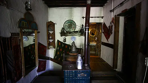 Konya'nın tarihi mahallesindeki restoran, kültürle damak tadını bir araya getiriyor