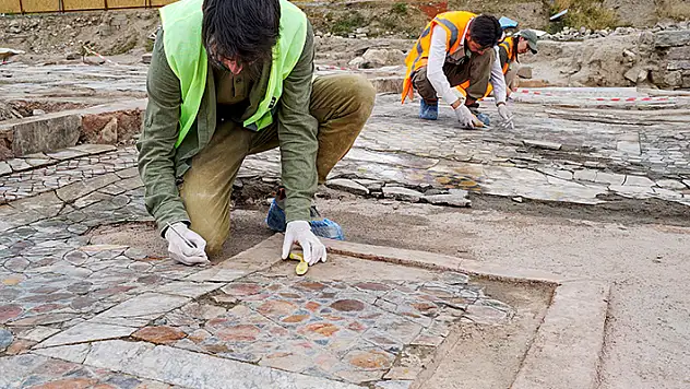 Konya'nın tarihine ışık tutulacak! 5. yüz yıla ait mozaikler ile tarihi bulgular turizme kazandırılıyor