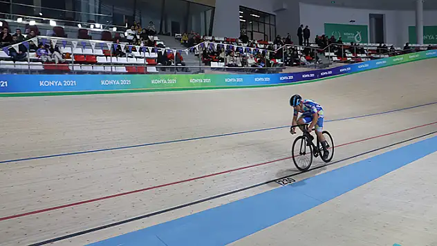 Konya Olimpik Veledromu'nda Puanlı 1. Etap Pist Yarışları düzenlendi

