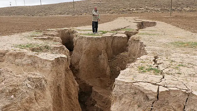 Konya Ovasında yeni obruklar oluşuyor, yeraltı su seviyesinde 1 yılda yaklaşık 20 metre düşüş var