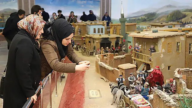 Konya Panorama ve Şehitler Abidesi Mevlana dostlarıyla dolup taşıyor