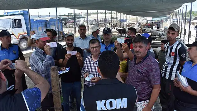 Konya polisi kurban satıcılarını dolandırıcı ve kalpazanlara karşı uyardı
