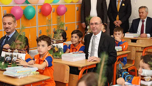 Konya Protokolü öğrencilerin ilk ders zili heyecanına Selçuklu'da ortak oldu