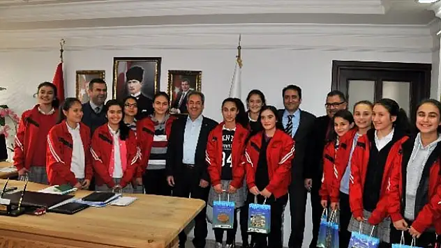 Konya Şampiyonu Takımdan Başkan Akkaya'ya Ziyaret