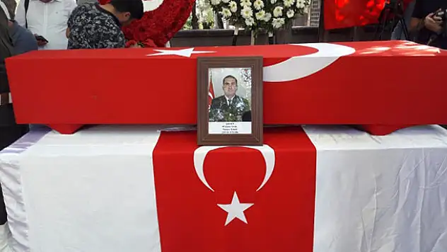 Konya şehidini son yolculuğuna uğurladı