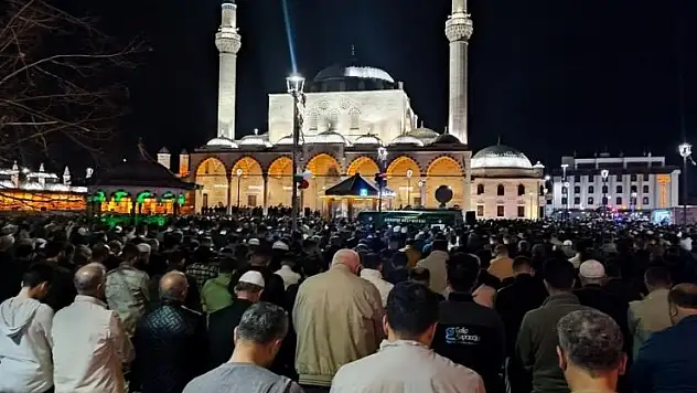 Konya şehir merkezinde 40 camide hatimle teravih namazı kılınacak