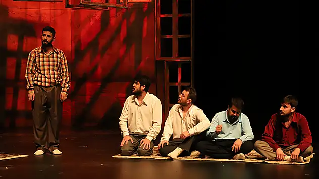 Konya Şehir Tiyatrosu 'Misafir' oyunuyla sezonu açtı
