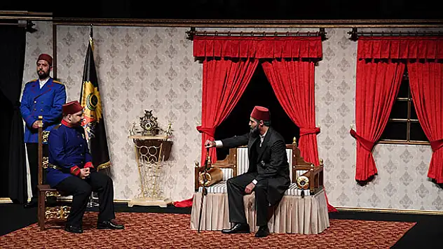 Konya Şehir Tiyatrosu perdelerini Sultan Abdülhamit'le açtı
