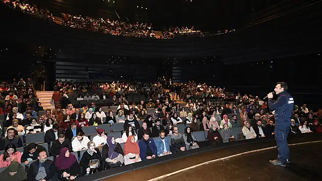 Konya Şehir Tiyatrosu'ndan deprem tatbikatına destek
