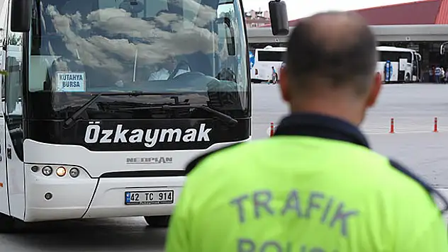Konya şehirler arası otobüs terminalinde bayram yoğunluğu