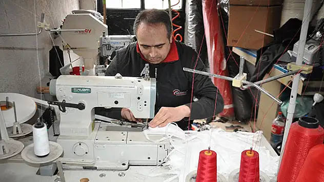 Konya Seydişehir'de bir tekstil firması maske üretimine başladı