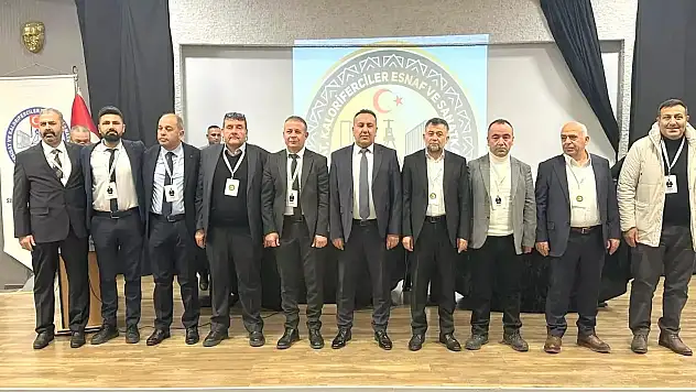 Konya Sıhhi Tesisatçılar 'da, Ünlügül 304 oyla yeniden başkan
