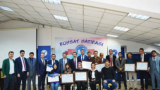 Konya SMMMO'da ruhsat dağıtım töreni