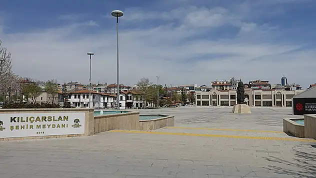 Konya sokağa çıkma kısıtlamasına uyuyor