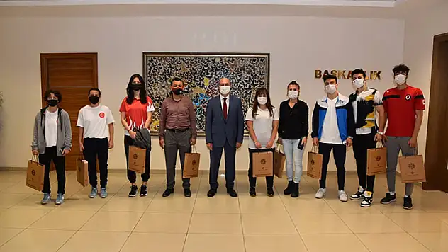 Konya Spor Lisesi öğrencilerinden Başkan Pekyatırmacı'ya ziyaret