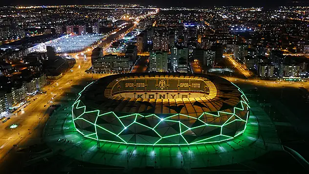 Konya stadına övgü dolu sözler 
