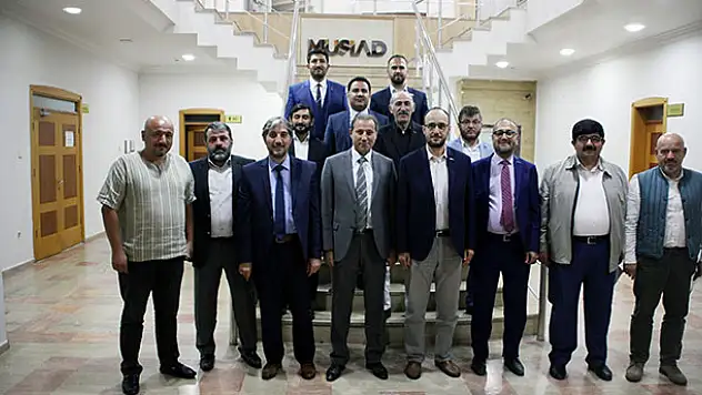 Konya STK başkanları, mesleki eğitimin sorunları için bir araya geldi