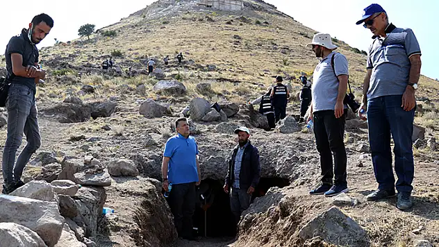 Konya Takkeli Dağ'da 9 yıldır yürütülen kazılarda 35 kaya mezarı bulundu