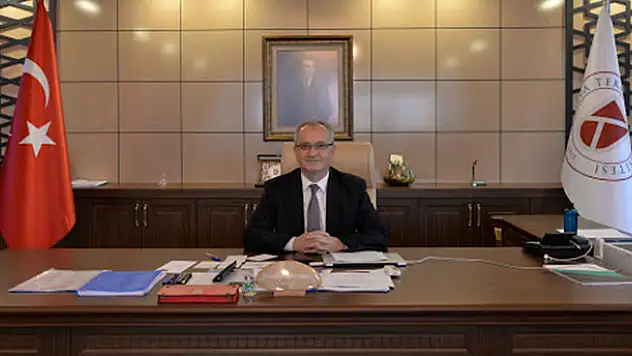 Konya Teknik Üniversitesi Rektörü Prof. Dr. Özçelik'ten Ramazan Bayramı mesajı