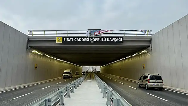 Konya trafiğini rahatlatacak adım! İstanbul yolu Fırat Caddesi Köprülü Kavşağı geçişlere açıldı
