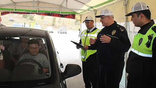 Konya Trafik Denetleme Şube Müdürlüğünden 'Yaşam için kısa bir mola' çadırı