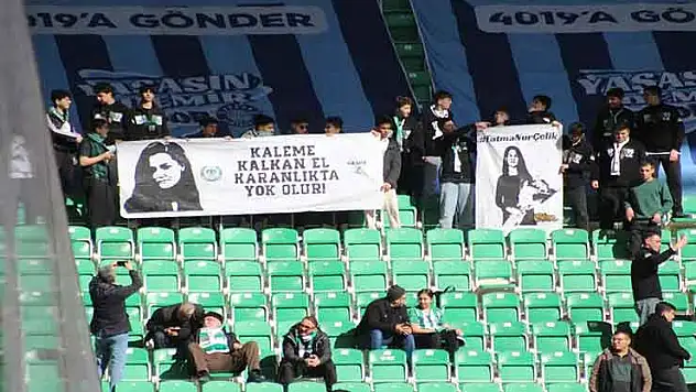 Konya tribünlerinde Fatma Nur öğretmen unutulmadı