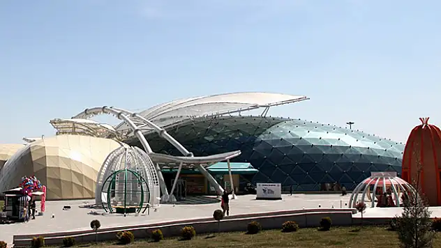 Konya Tropikal Kelebek Bahçesi yaz uygulamasına geçti