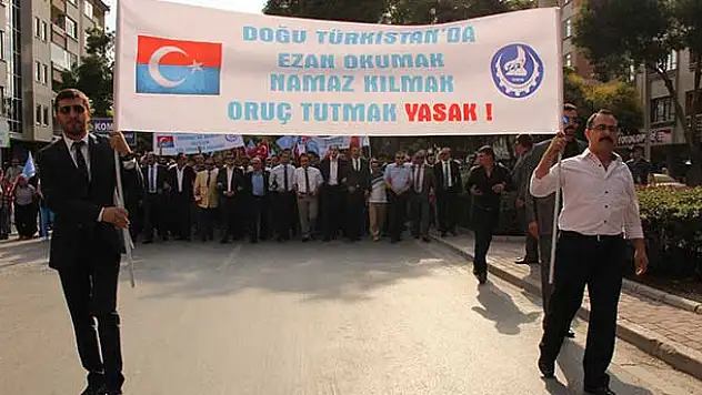 Konya Ülkü Ocakları Doğu Türkistan İçin Yürüdü