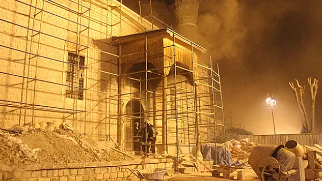 Konya Valiliği'nden Alaaddin Camisi ile ilgili Yangın Açıklaması