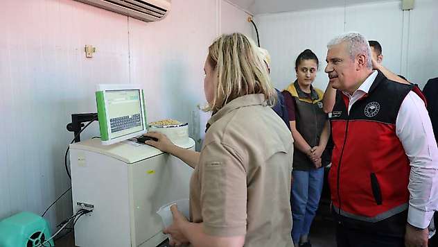 Konya Valisi Akın çiftçilein sorununu dinledi