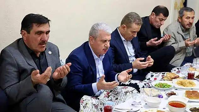 Konya Valisi Akın, çiftçilerle iftar sofrasında buluştu