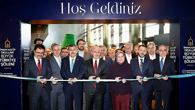 Konya Valisi Akın, 'İmam Hatip Okulları Büyük Türkiye Şöleni'ne katıldı