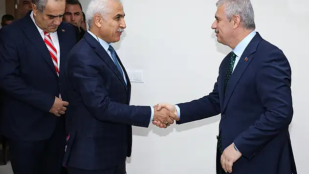Konya Valisi İbrahim Akın muhtarlarla buluştu