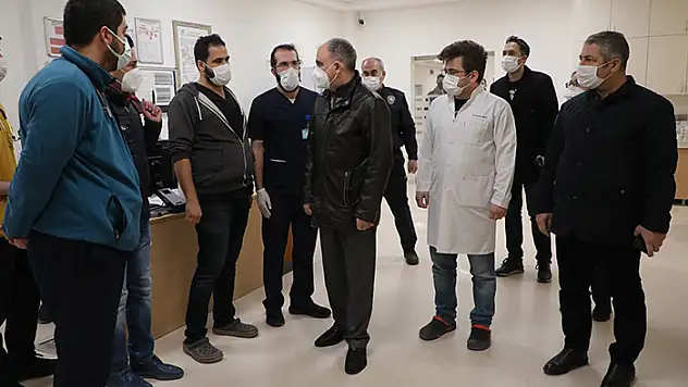 Konya Valisi Özkan'dan otobüs kazasında yaralananlara ziyaret