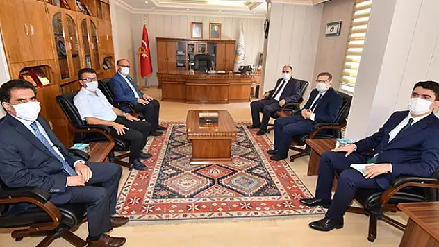 Konya Valisi Özkan, Karapınar'da incelemelerde bulundu