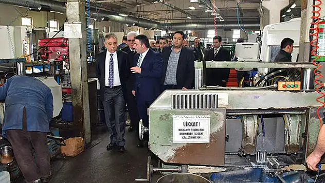 Konya Valisi Toprak silah fabrikalarını gezdi