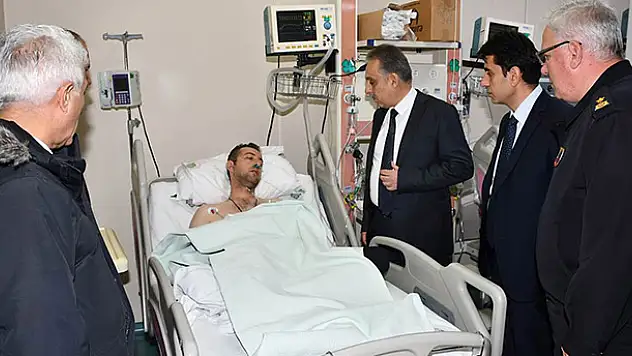 Konya Valisi Toprak yaralı polislerimizi ziyaret etti