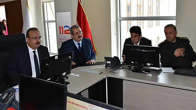 Konya Valisi Yakup Canbolat 112 Acil Çağrı Merkezi'ni İnceledi