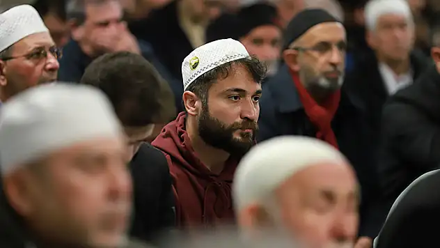 Konya ve çevre illerde bayram namazı kılındı!
