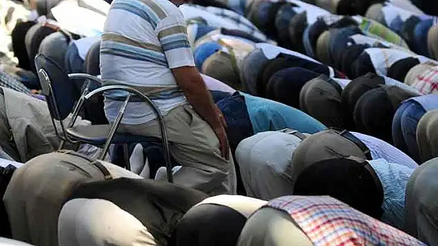 Konya ve çevre illerde bayram namazı kılındı