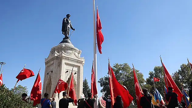 Konya ve çevre illerde Cumhuriyet'in 101. yıl dönümü kutlanıyor
