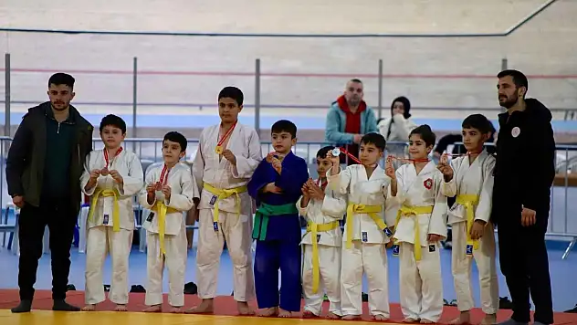Konya Veledromu'nda judo heyecanı yaşanıyor