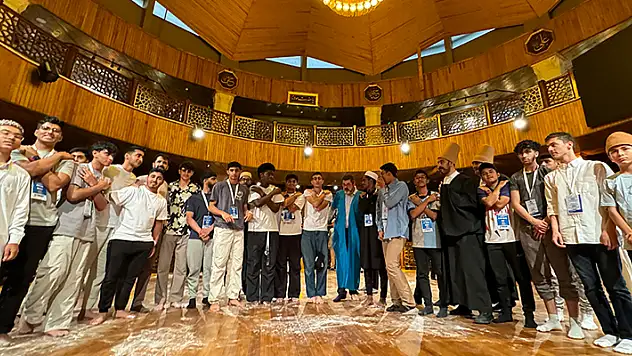 Konya'ya gelen 10 ülkeden 130 öğrenci Türk-İslam medeniyetinin izini sürüyor
