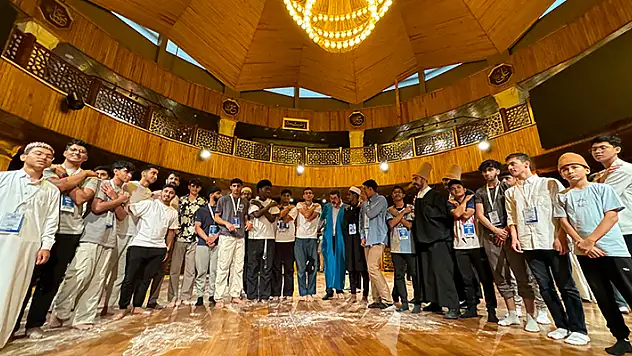 Konya'ya gelen 10 ülkeden 130 öğrenci Türk-İslam medeniyetinin izini sürüyor

