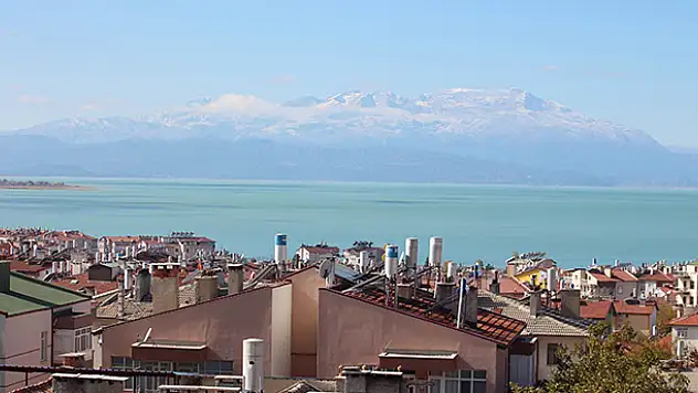 Konya'ya mevsimin ilk karı düştü