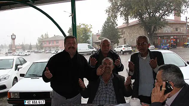 Konya'ya yağan yağmur çiftçiyi umutlandırdı